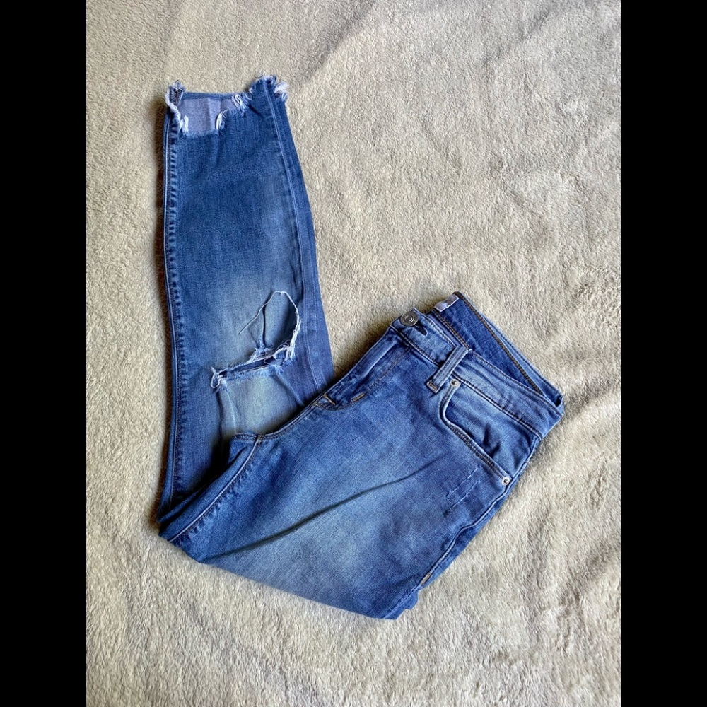 🌟Hudson jeans midrise crop chewed hem jeans🌟